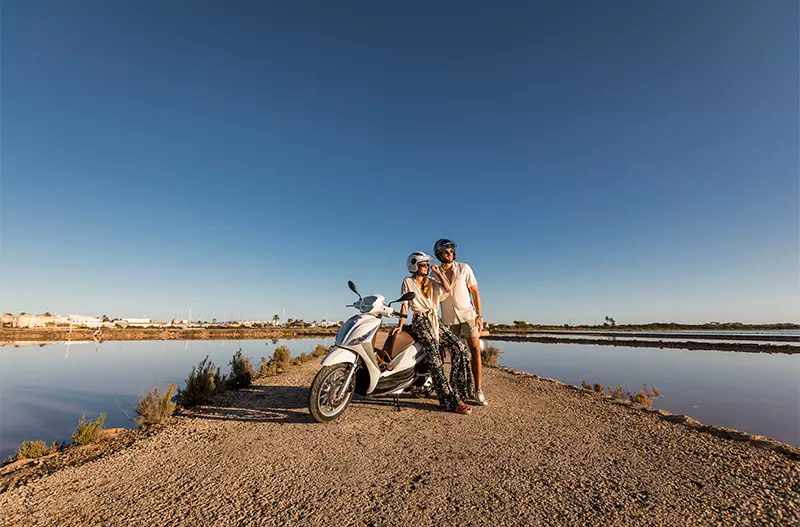 Consejos para conducir una moto en Formentera de forma segura