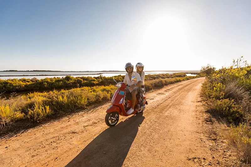 Formentera en pareja: un viaje romántico en moto