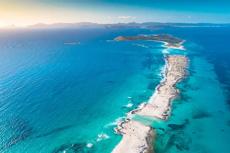 Descubre el paraíso en la Playa de Ses Illetes